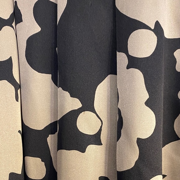 Romantic Flowy Floral Silk Pleated A-Line Skirt Albert Nipon Black Tan Size 12 - Picture 4 of 11